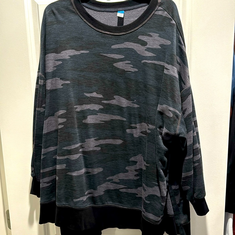 Women's Charcoal Camo Pullover Sweatshirt Old Navy